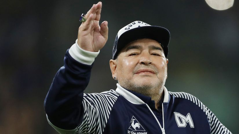 Maradona’s lawyer accuses his doctors, new private messages revealed