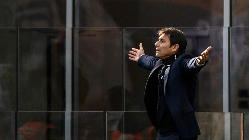 Is he joking? Antonio Conte thinks he is a democratic manager