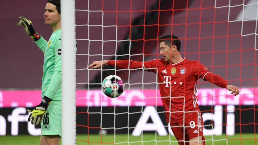 Hat-trick by LewanGOALski for the win in Der Klassiker