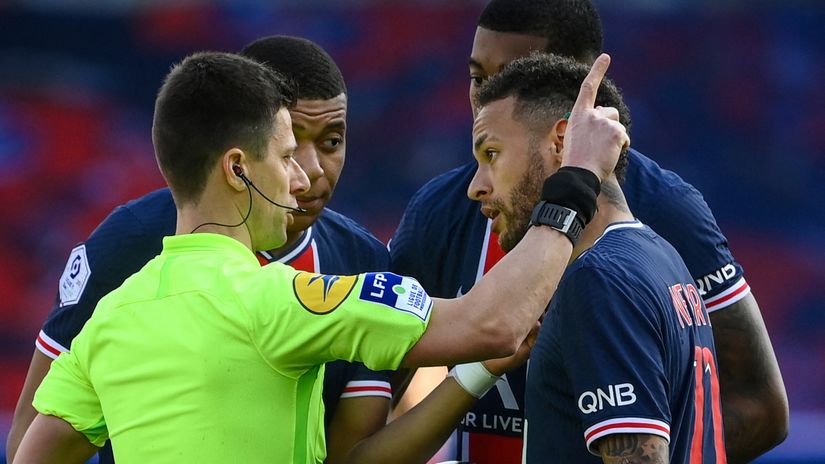 Red mist in Paris! Neymar loses his cool as Lille take the top spot!