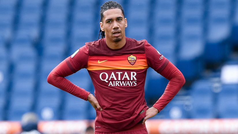 Former Manchester United player Smalling 'very shaken' after armed robbery