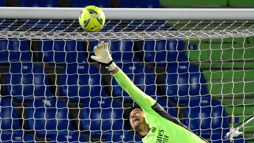 Real Madrid lucky to draw at tiny Getafe