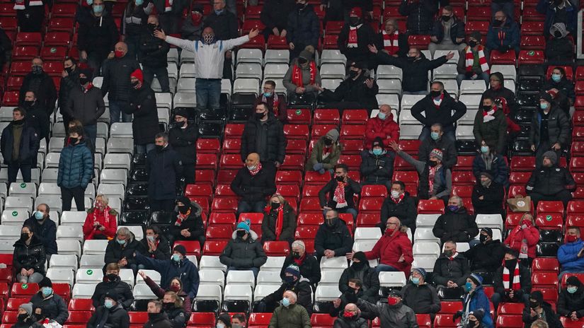 Ten thousand lucky ones to watch Premier League live