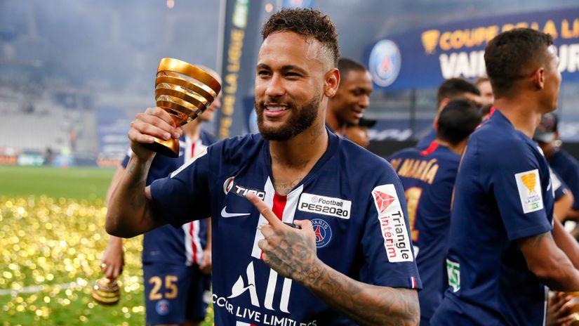 Neymar signs contract extension with Paris Saint-Germain