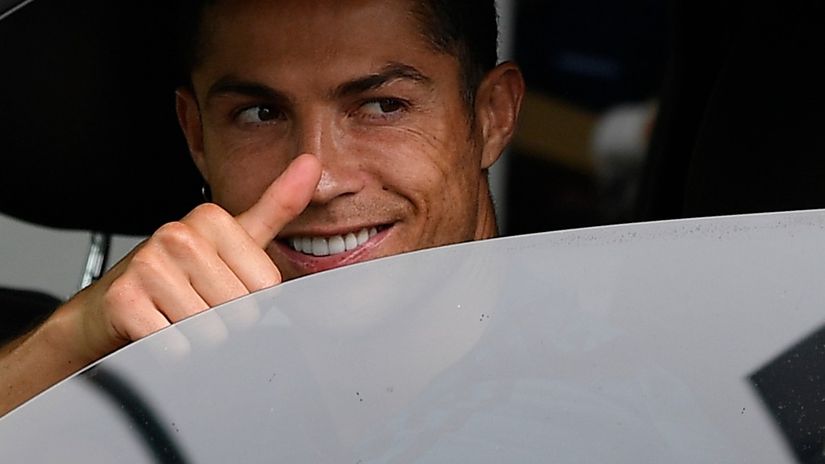 Cristiano decides to buy a Ferrari and miss the training session after Juve's loss to Milan