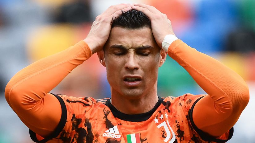 Turmoil in Juventus: Teammates unhappy with Ronaldo, Pirlo to be sacked?