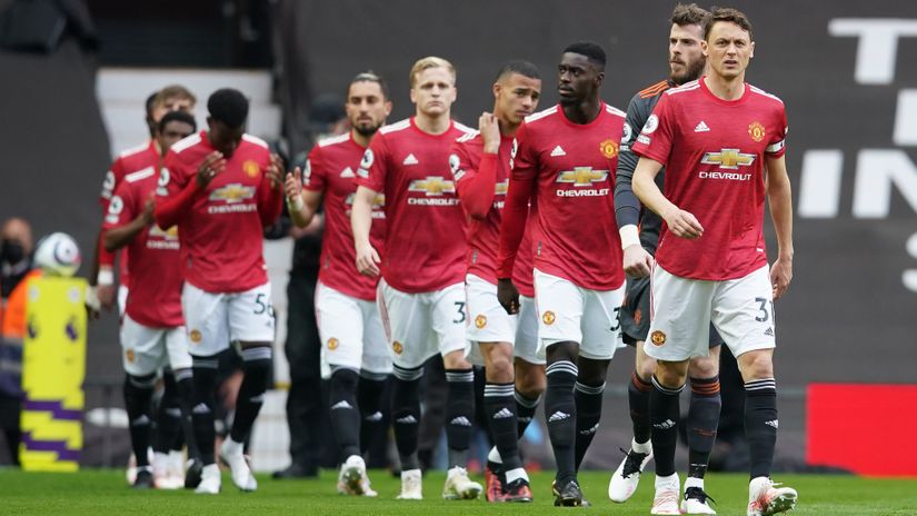 Man Utd should be docked six points for playing weak team against Leicester