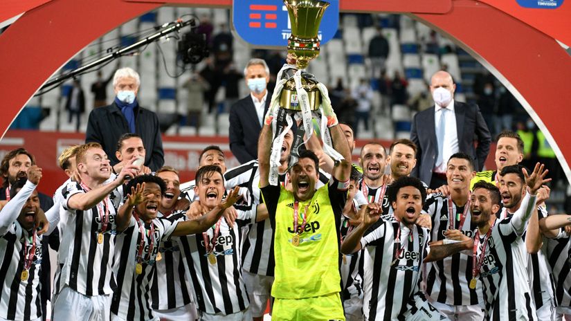 Juventus win Coppa Italia to end a disappointing season