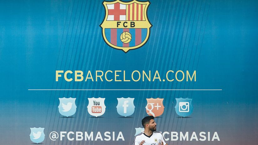 It's official: Sergio Aguero signs for Barcelona