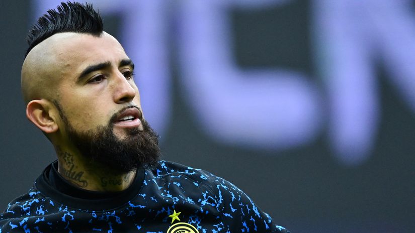 Covid19 doctors: Mr Vidal, stay put and only interact with your closest relatives. Arturo Vidal: Will do, as soon as I...