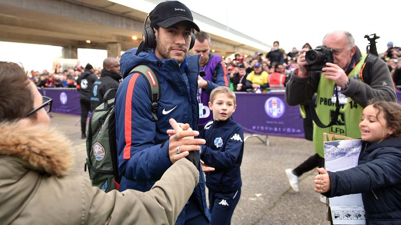 Hilarious: Neymar injured after a sliding tackle from his own fans!