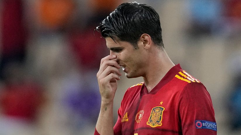 Futile domination: Spain can do it all with style and grace – except find the net