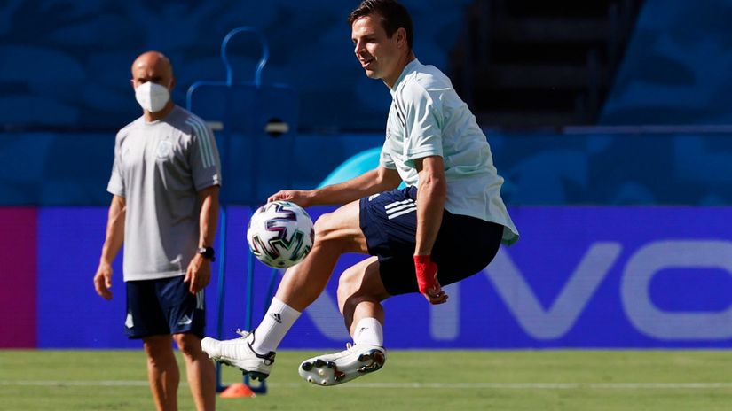Spain can draw inspiration from Chelsea, says Azpilicueta