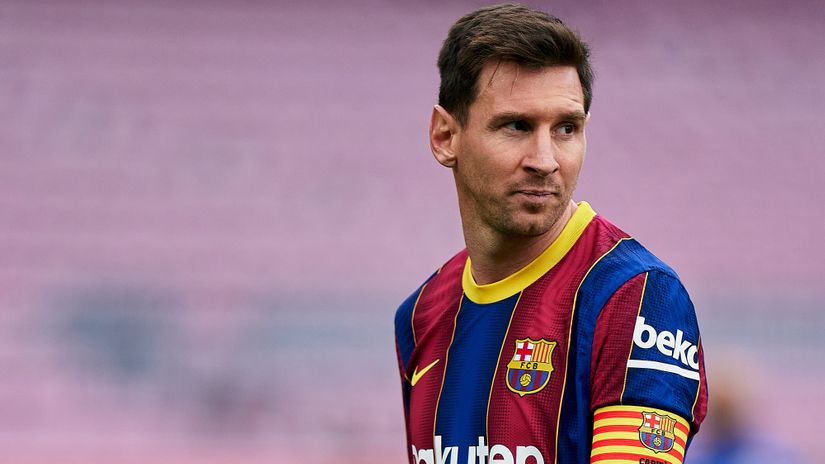 We have a deal! Five-year contract, half of the so-far-salary and 415 million USD clause to continue the Messi-Barca love story