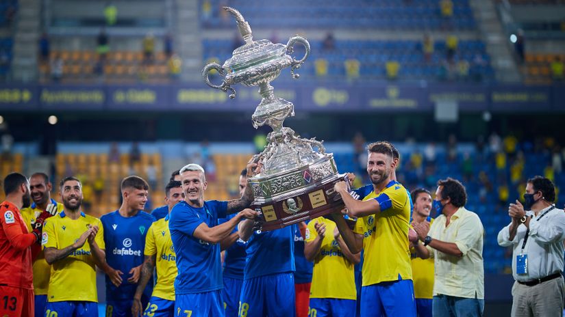 Ramon de Carranza Cup trophy deserves an article of it's own