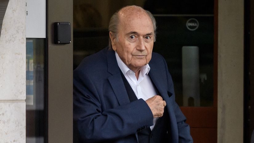 Ex-FIFA boss arrives for payment probe hearing