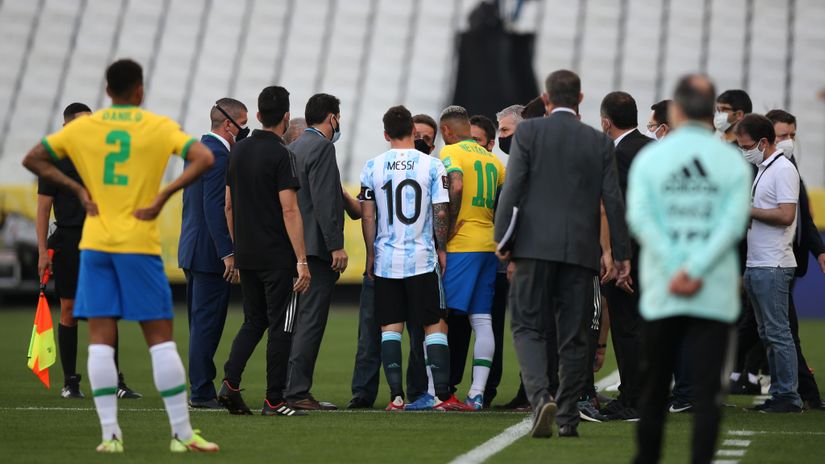 Is there more rivalry than between these two? A bizarre interruption of the South American superclasico