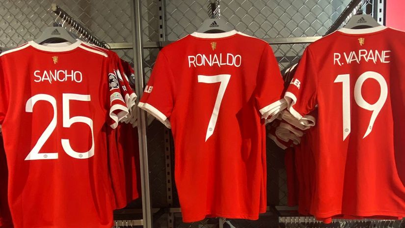 Man Utd pay off the entire Ronaldo transfer in a single weekend by selling his shirts