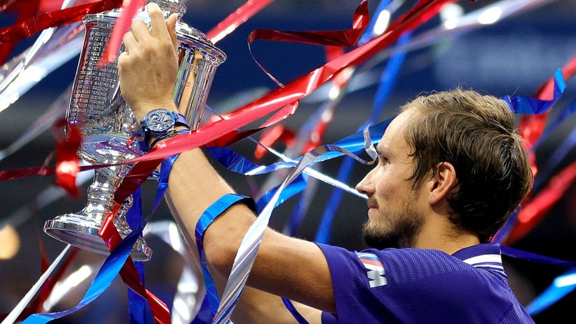 Medvedev dismisses Djokovic, hecklers for first Slam title