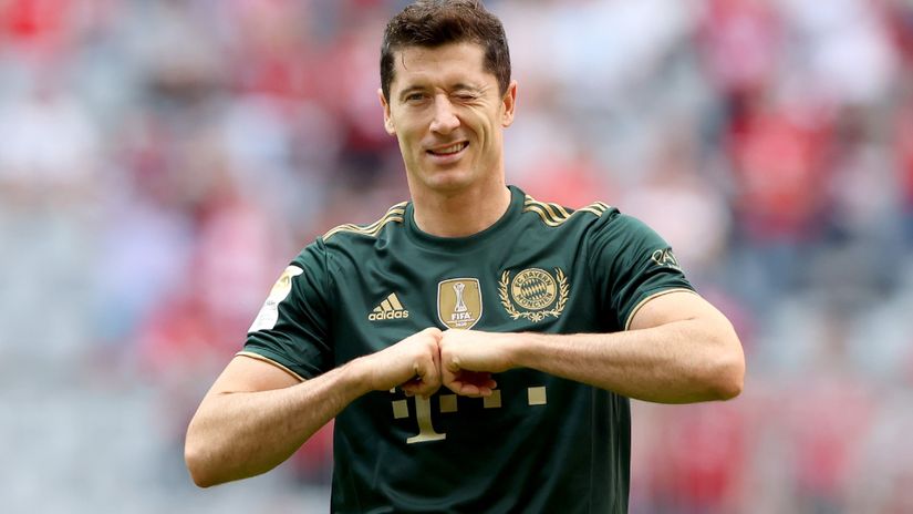 Golden Shoe winner Lewandowski hopes to become 'even better'