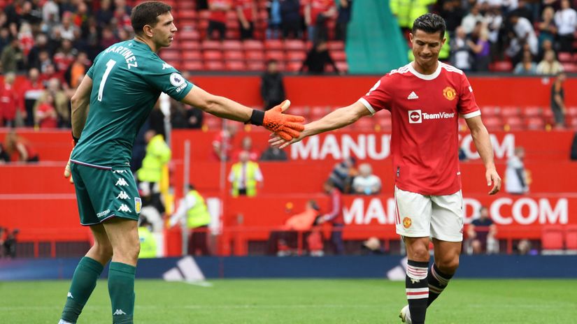 Villa keeper shouts at Ronaldo to take the penalty kick, Ole blames VAR for the loss