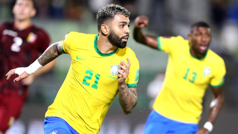 Brazil continue their perfect streak, Argentina and Uruguay detained to goalless draws
