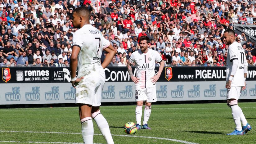 Lionel Messi: PSG are behind Chelsea, City, Real, Bayern - but it will be difficult to get by us once we unite