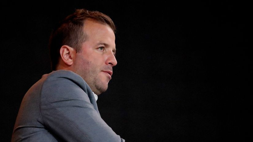 Rafael van der Vaart: What is Courtois nagging about? He just stands there