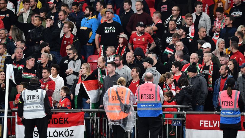 Hungary fans slash with the police at Wembley