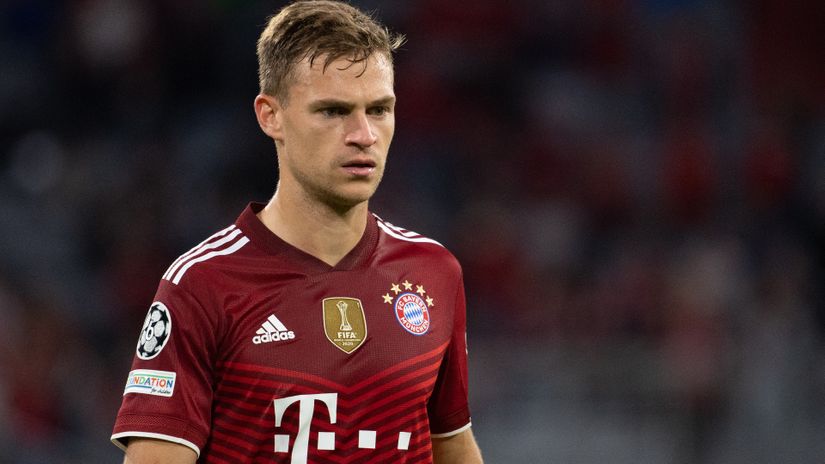 How can Kimmich play when he is not vaccinated?