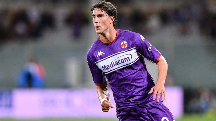 Arsenal still want Vlahovic but his agent won't pick up the phone