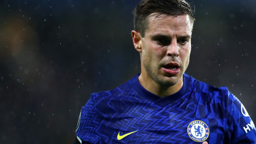 Xavi wants experience in his defence - new Barcelona manager eager to talk to Azpilicueta