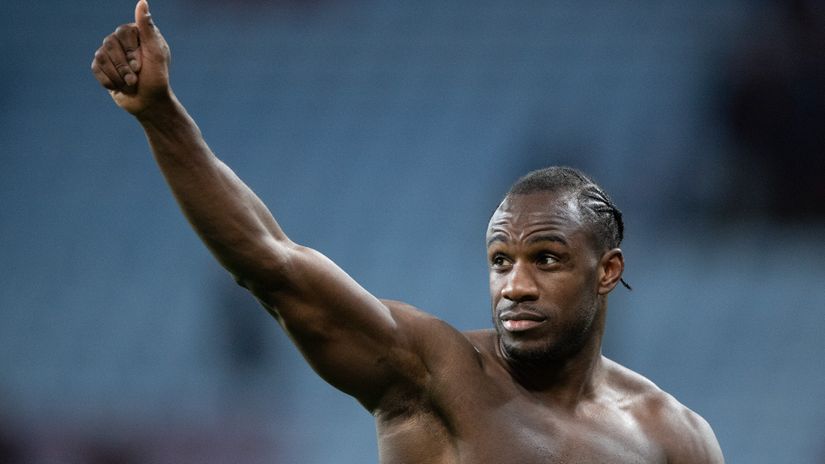 The Hammer Antonio supplies the Reggae Boys with some nasty artillery (VIDEO)