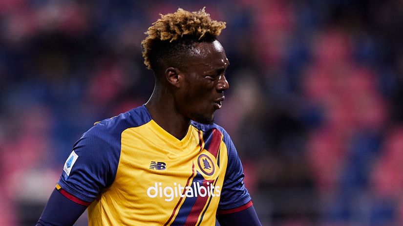 Inter breathing down Napoli neck, Roma left breathless