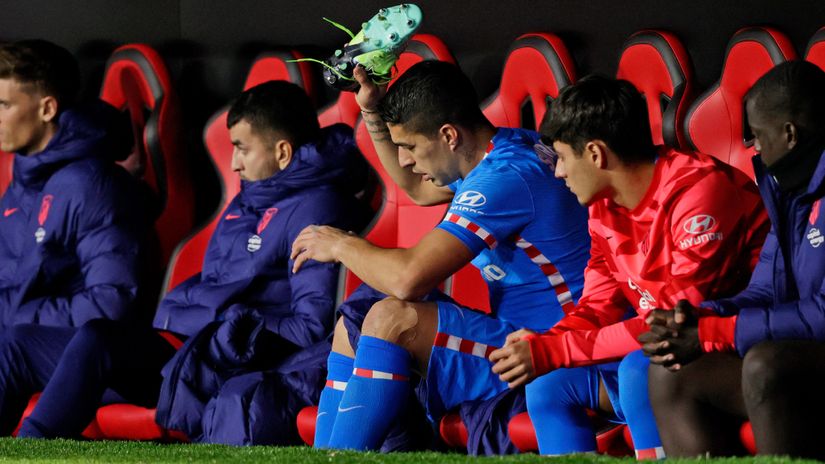 Luis Suarez's furious reaction towards Simeone - 'A**holes of s***!'