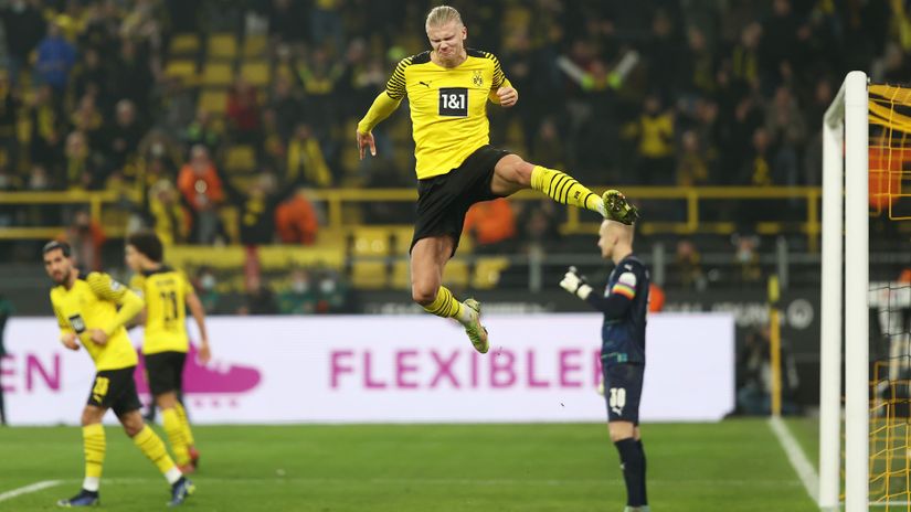 Knock, knock, knocking on a Dortmund's door: We're aware Real Madrid are coming for Haaland