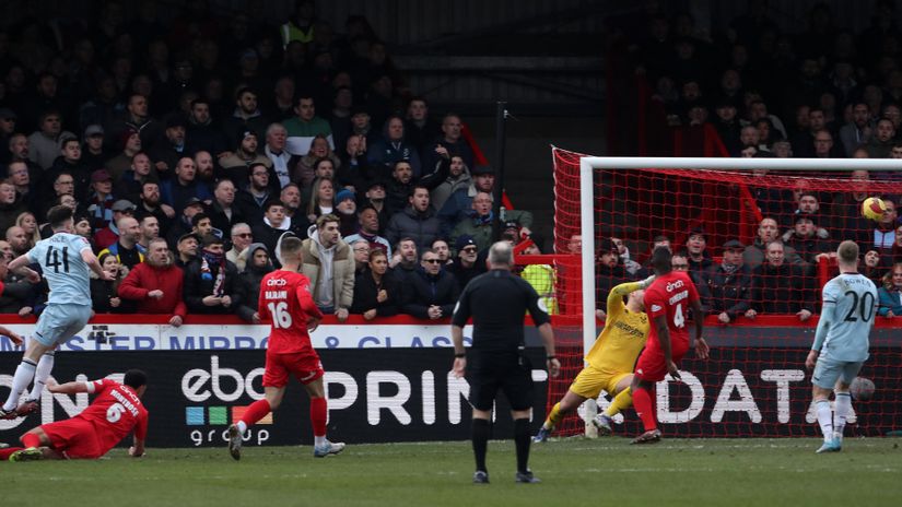 Giant-killing is spectacular - even when giants survive