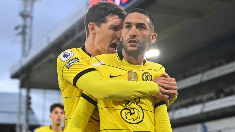 Ziyech comes to the rescue with a last minute goal and a victory over Palace