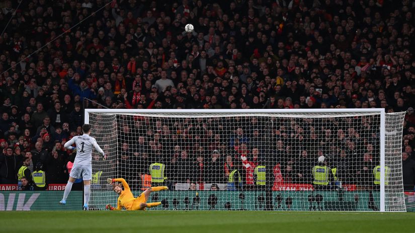 Mendy saved it all, but Kepa allowed 10 goals and missed one himself: Liverpool wins the Carabao Cup