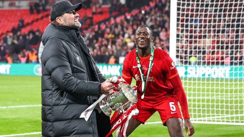 Klopp gives credit to ’Neuro11’ company for Carabao Cup trophy
