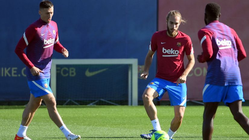 Xavi prepares a whole new defense, three defenders expected to depart