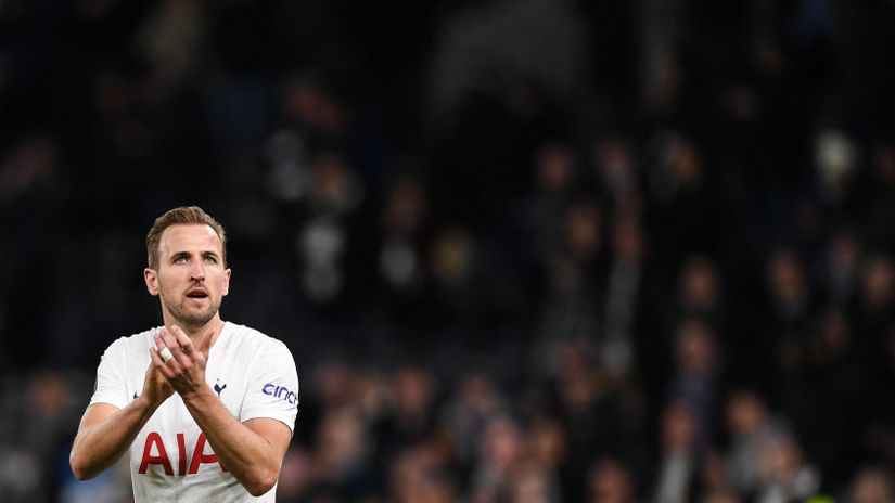 Kane: The players couldn't be happier with Conte, our chances for the Champions League are more than realistic