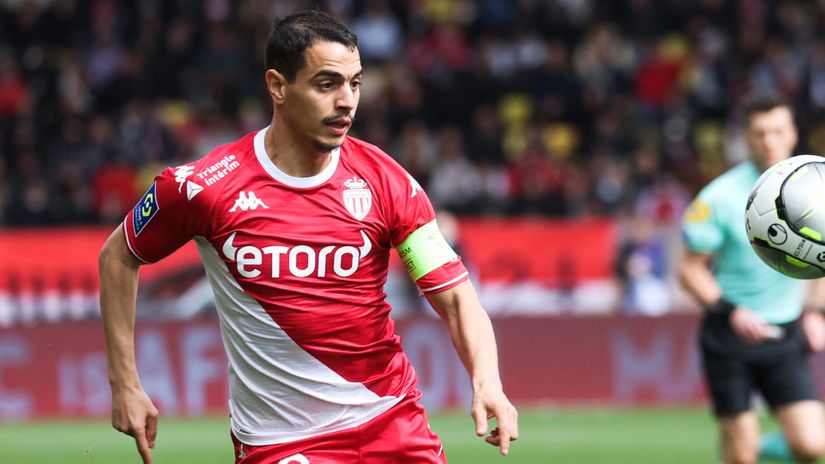 Magic Ben Yedder scores a filthy goal to push the Parisians deeper into the dirt