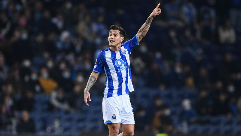Klopp wants one more Porto talent: Liverpool and United at war over Otavio