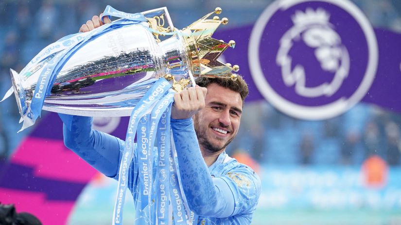 'We won 10 trophies but United have nothing'