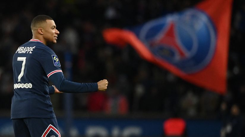 Mbappe show in Paris: a brace and three assists for a comfortable win