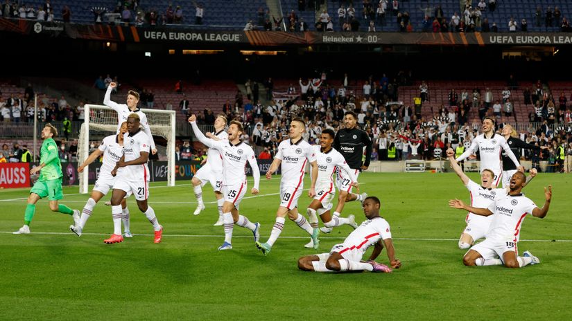 EUROPA LEAGUE: Frankfurt Eagles take over Camp Nou! Barca are out of the competition