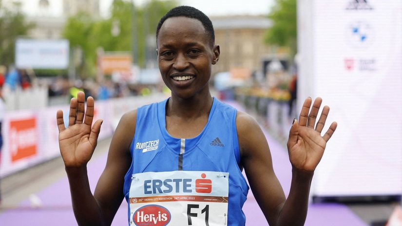 Kenyans boss Vienna marathon as records fall