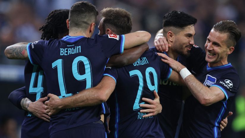 Hertha escapes relegation from Bundesliga with a 2-0 win in Hamburg